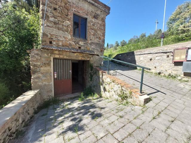 Locale Commerciale in vendita a Bagno A Ripoli, Toscana