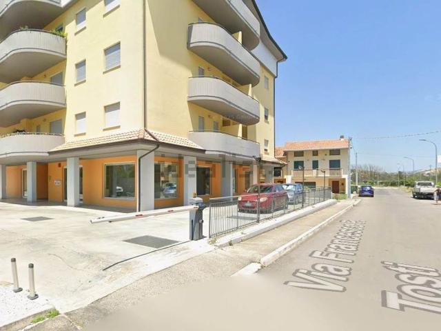 Locale Commerciale in vendita a Altino, Abruzzo