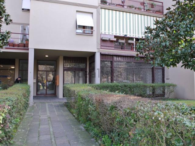 Locale Commerciale in vendita a Fidenza, Parma