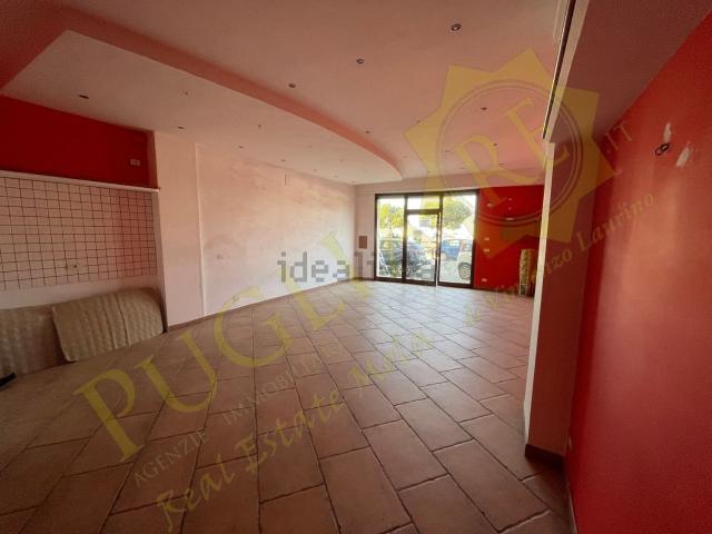 Locale Commerciale in vendita a Puglia, Bari