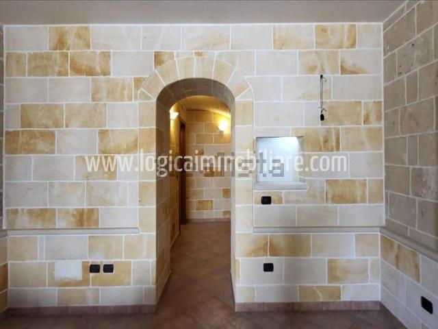 Locale Commerciale in vendita a Puglia, Lecce