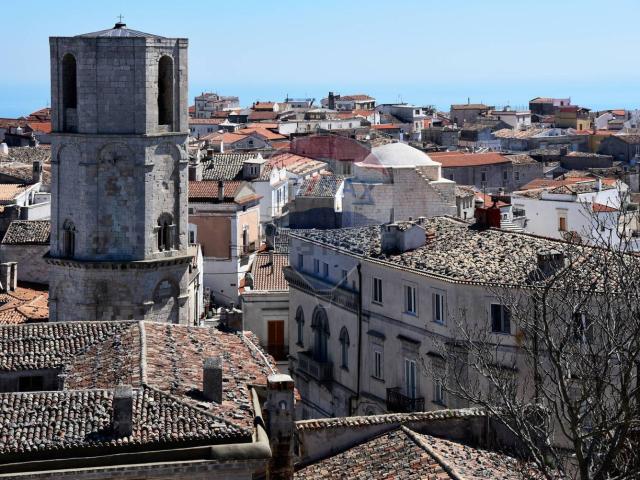 Locale Commerciale in vendita a Junno, Puglia