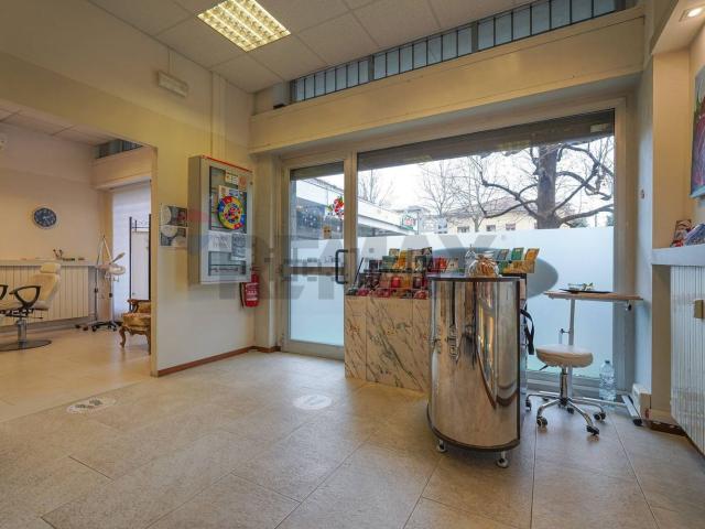 Locale Commerciale in vendita a Sforzatica, Dalmine