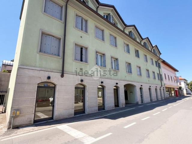 Locale Commerciale in vendita a Altopiano di Seveso, Seveso