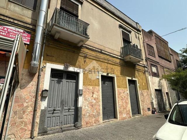 Locale Commerciale in vendita a Centro storico, Catania