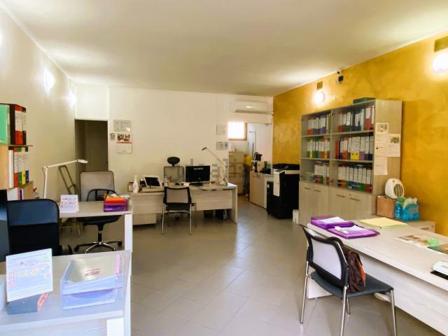 Locale Commerciale in vendita a Settebagni, Roma Capitale