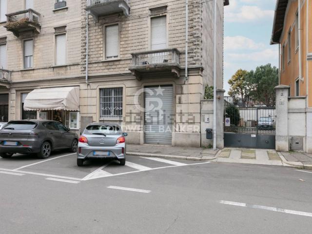 Locale Commerciale in vendita a Busto Arsizio, Lombardia