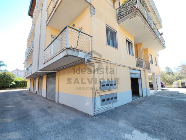Locale Commerciale in vendita a Telese Terme, Benevento