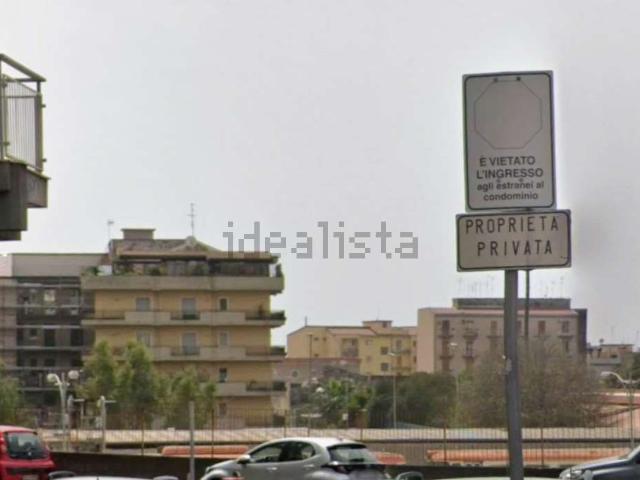 Locale Commerciale in vendita a Borgo-Sanzio, Catania