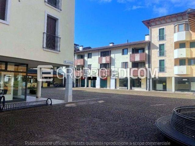 Locale Commerciale in vendita a Maniago, Friuli-Venezia Giulia