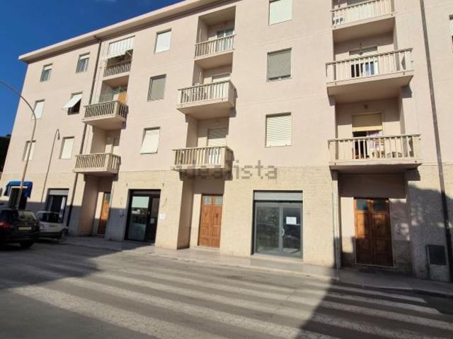 Locale Commerciale in vendita a Follonica, Grosseto