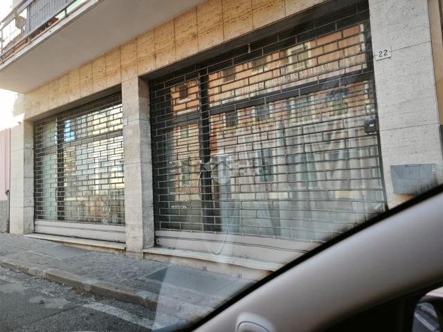Locale Commerciale in vendita a Bussolengo, Veneto