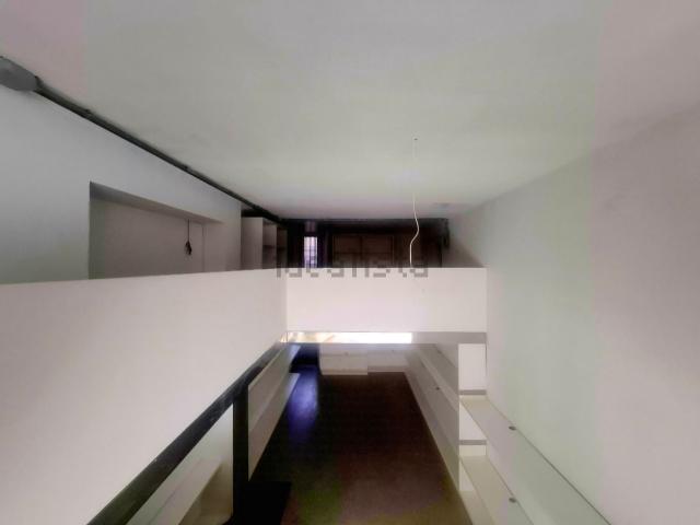 Locale Commerciale in vendita a Giotto, Arezzo