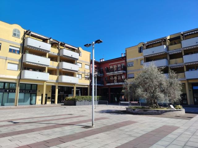 Locale Commerciale in vendita a San Carlo, Muggiò
