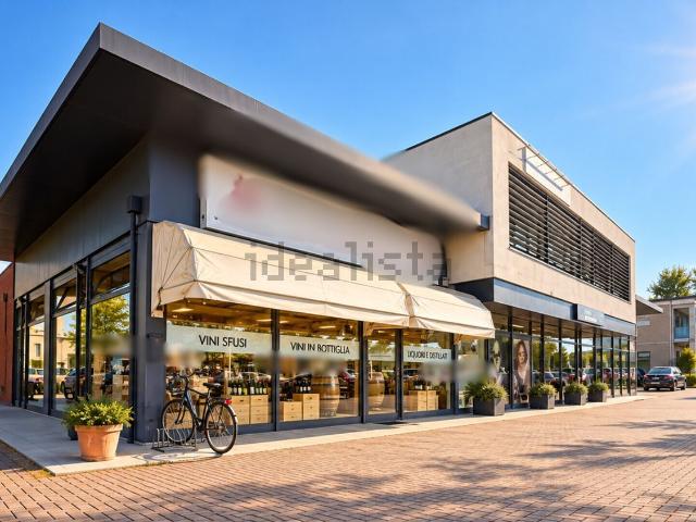 Locale Commerciale in vendita a Santa Maria del Rovere, Treviso