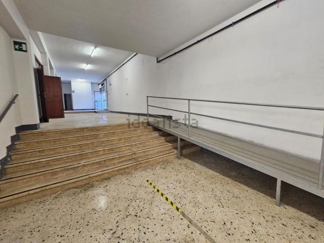 Locale Commerciale in vendita a Villabate, Sicilia