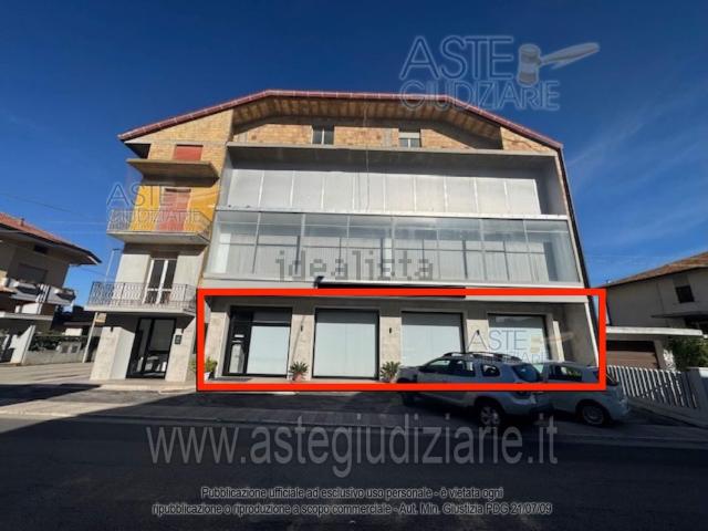 Locale Commerciale in vendita a Unione dei Comuni della Val Vibrata, Corropoli