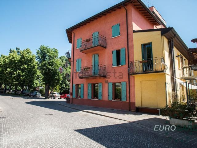 Locale Commerciale in vendita a Solferino, Lombardia