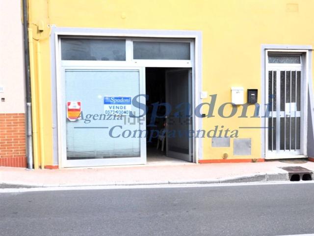 Locale Commerciale in vendita a Uzzano, Toscana