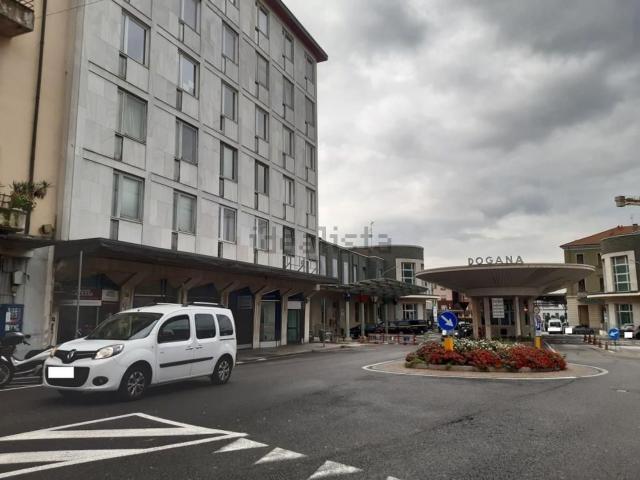 Locale Commerciale in vendita a Casetta, Como