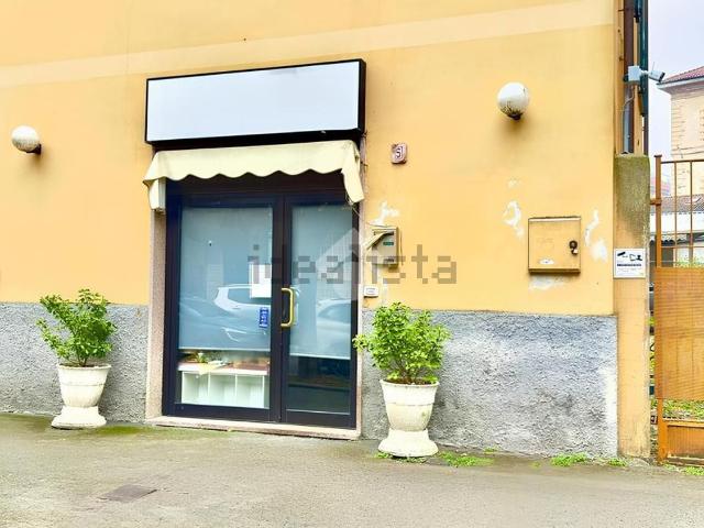 Locale Commerciale in vendita a Piemonte, Alessandria