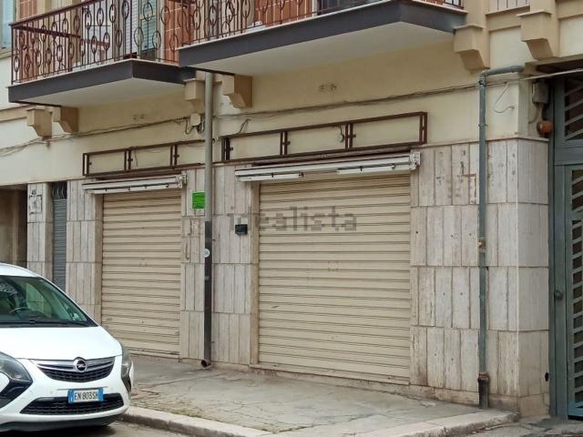 Locale Commerciale in vendita a Puglia, Foggia