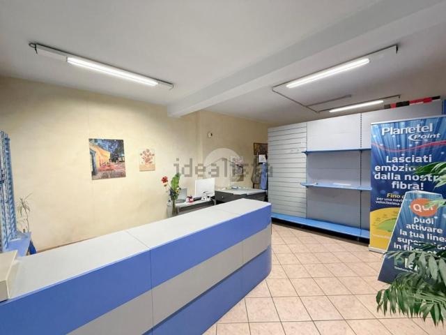 Locale Commerciale in vendita a Palosco, Lombardia