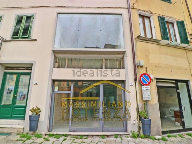 Locale Commerciale in vendita a Ricciano, Uzzano E Castello