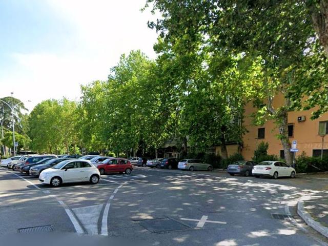 Locale Commerciale in vendita a Orte, Lazio