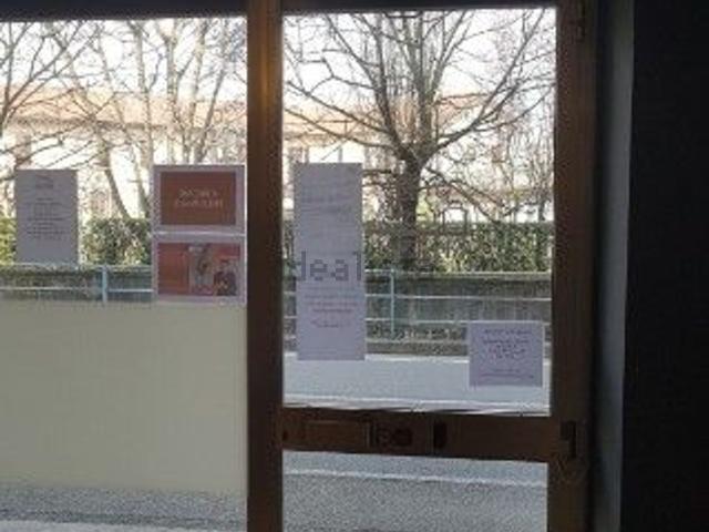 Locale Commerciale in vendita a Paderno, Seriate