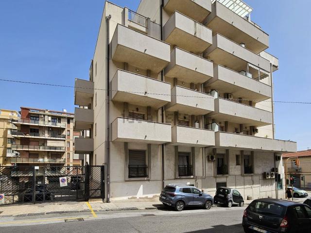Locale Commerciale in vendita a III Circoscrizione, Messina