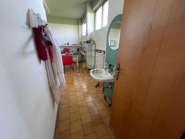 Locale Commerciale in vendita a Almenno San Bartolomeo, Bergamo