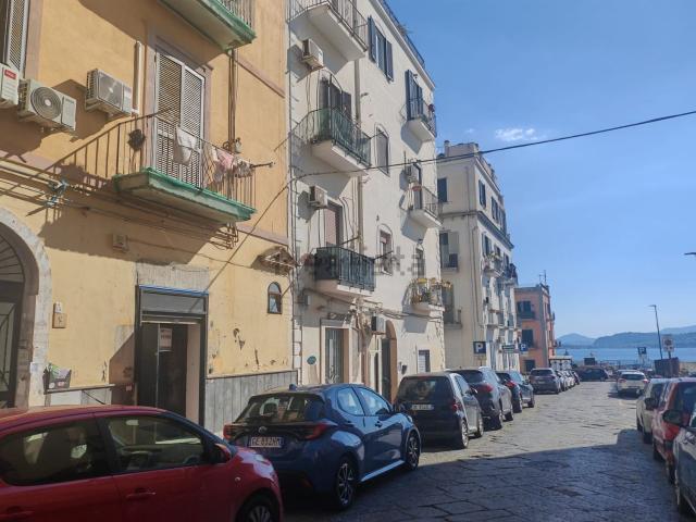 Locale Commerciale in vendita a Rione Bognar, Pozzuoli