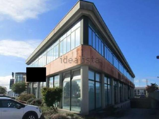 Locale Commerciale in vendita a Santo Lampertico, Thiene