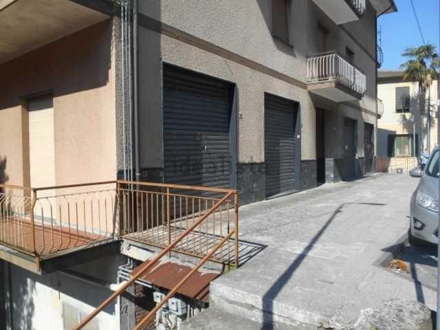 Locale Commerciale in vendita a Cicagna, Liguria