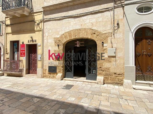 Locale Commerciale in vendita a Puglia, Brindisi