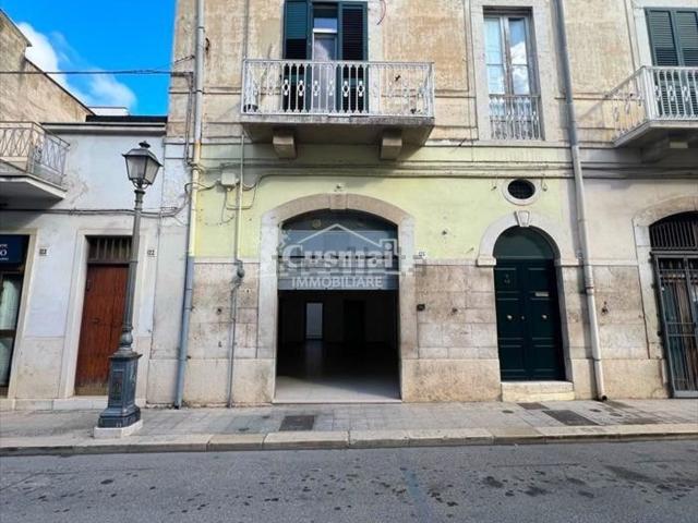Locale Commerciale in vendita a Andria, Barletta-andria-trani