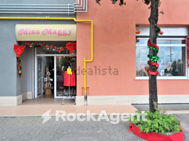 Locale Commerciale in vendita a Guardapasso, Aprilia