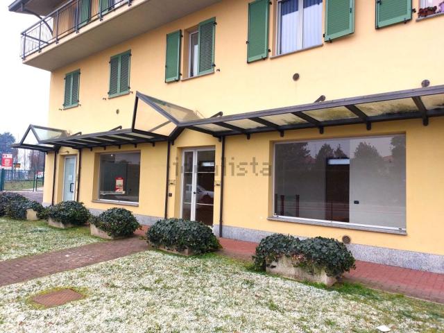 Locale Commerciale in vendita a Mezzana, Somma Lombardo