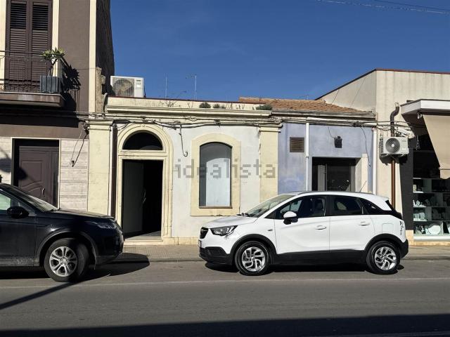 Locale Commerciale in vendita a Siracusa, Sicilia