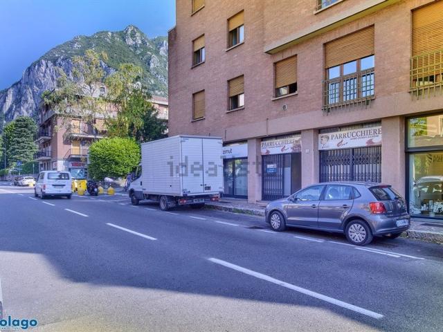 Locale Commerciale in vendita a Santo Stefano, Lecco