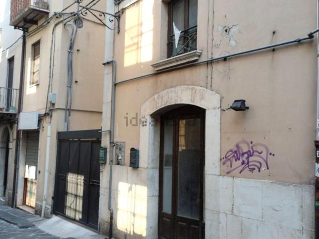 Locale Commerciale in vendita a Campobasso, Molise