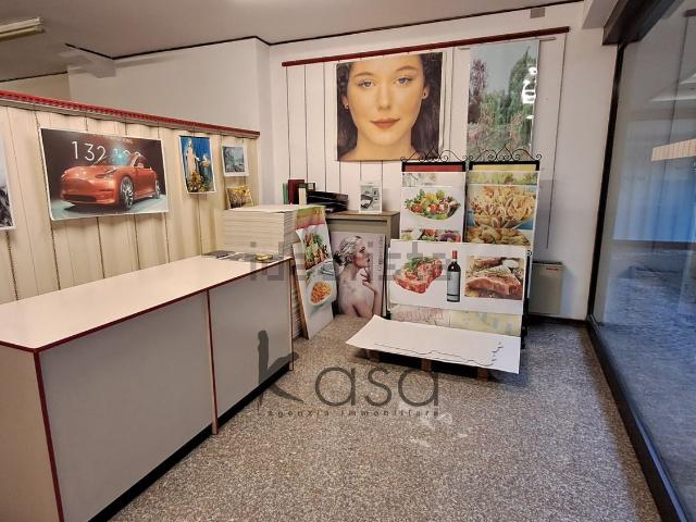Locale Commerciale in vendita a Castelfranco Veneto, Veneto
