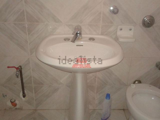 Locale Commerciale in vendita a Villabate, Sicilia