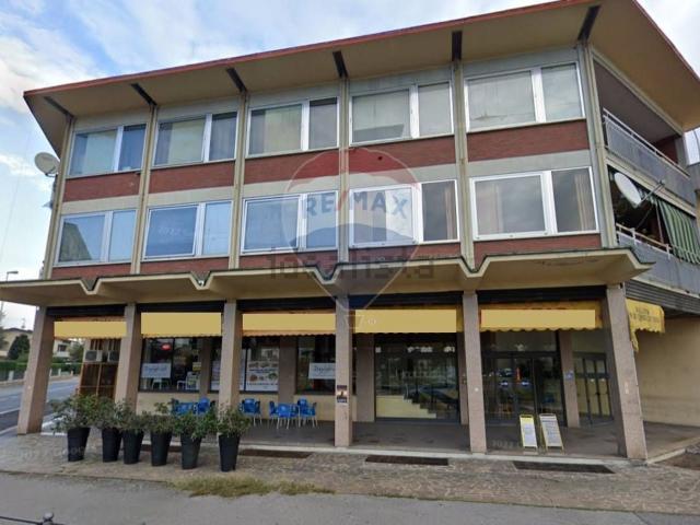 Locale Commerciale in vendita a Treviglio, Lombardia
