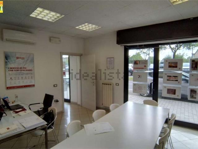 Locale Commerciale in vendita a Sant'Agnese, Modena