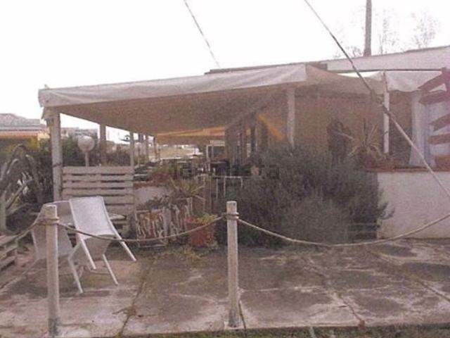 Locale Commerciale in vendita a Lido di Volano, Comacchio