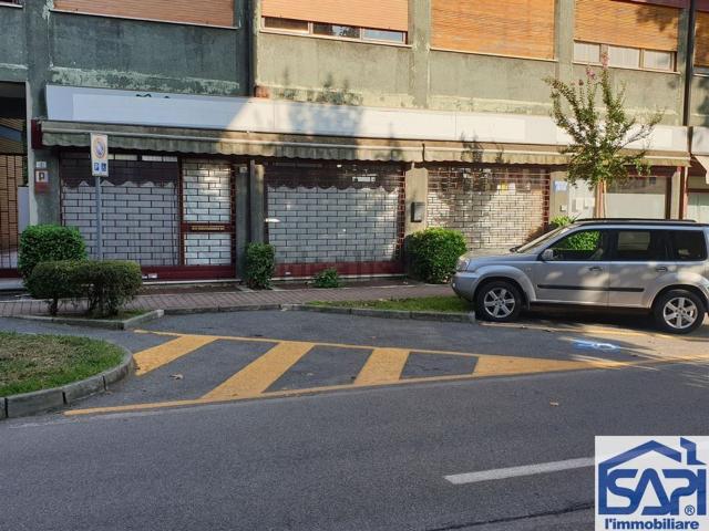 Locale Commerciale in vendita a Osnago, Lombardia