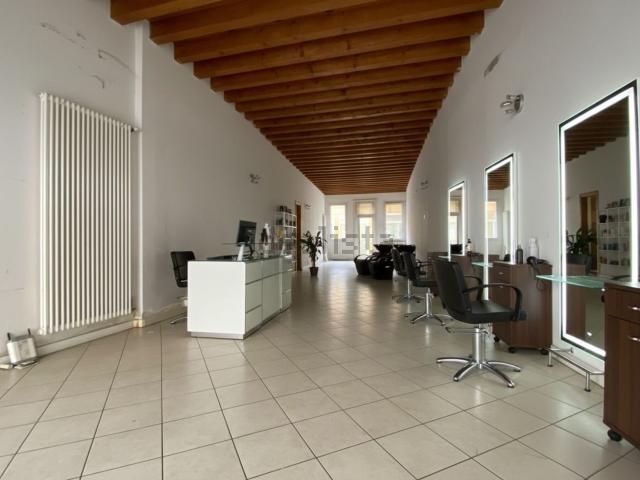 Locale Commerciale in vendita a San Felice, Vicenza
