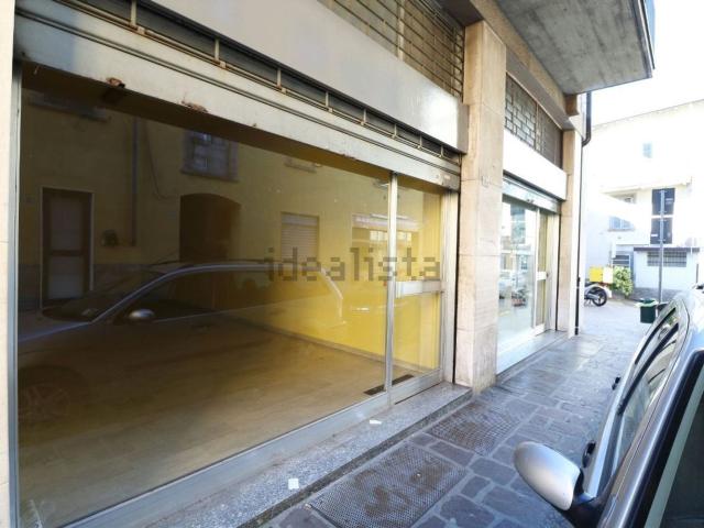 Locale Commerciale in vendita a Ponte San Pietro, Lombardia